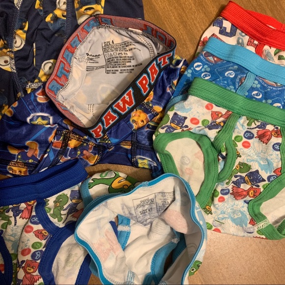 -Bundle of 7- Boys Underwear Size 4 - Picture 2 of 2